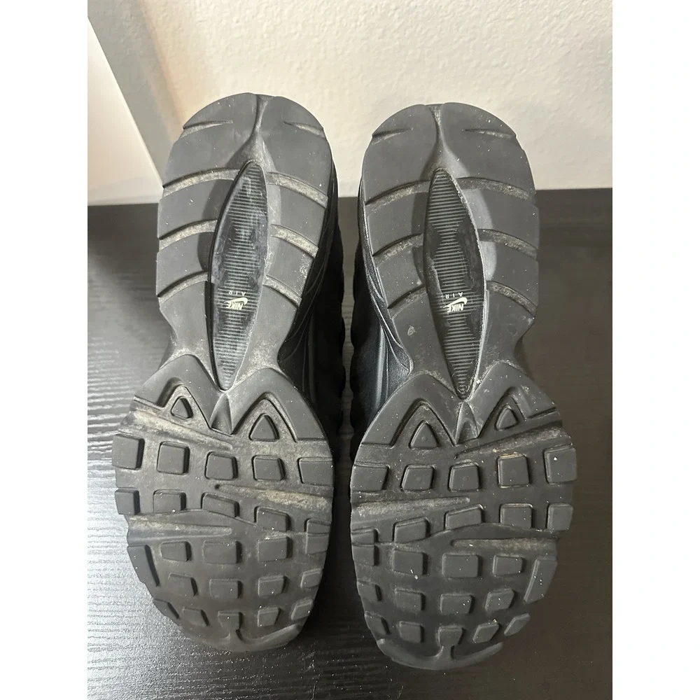 Nike Air Max 95 Triple Black Shoes sneakers Women's Size 8.5 / Youth Size 7Y
